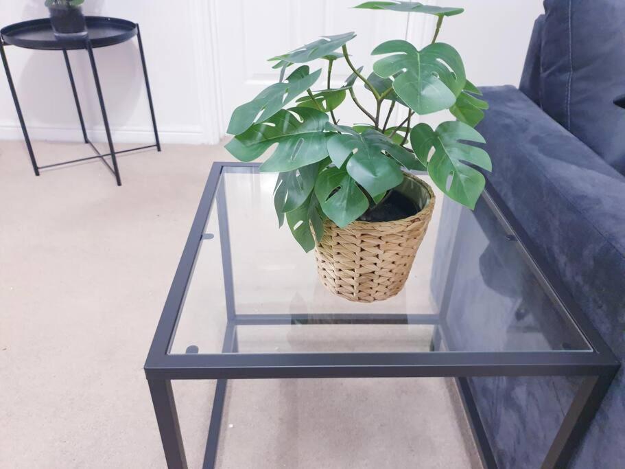 Hyde Park - Park Hill - - 2 Bedrooms - Free On-site Parking - Netflix - Fast Wifi *